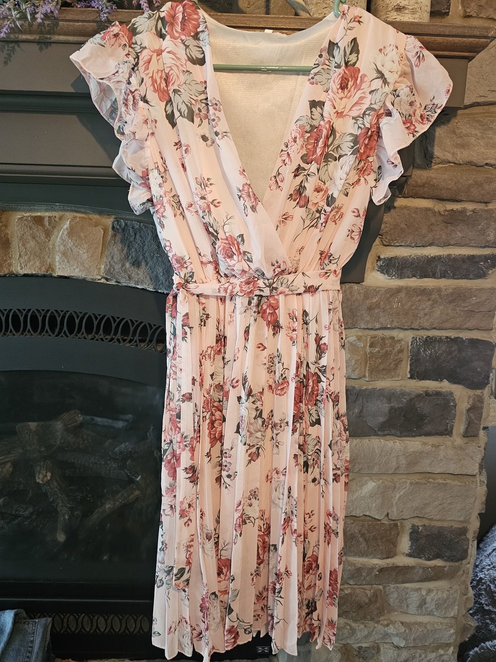 Romantic Pink Floral V-Neck Pleated Midi Dress